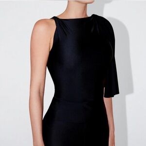 KHY Sleek Stretch Knotted Top Size Small